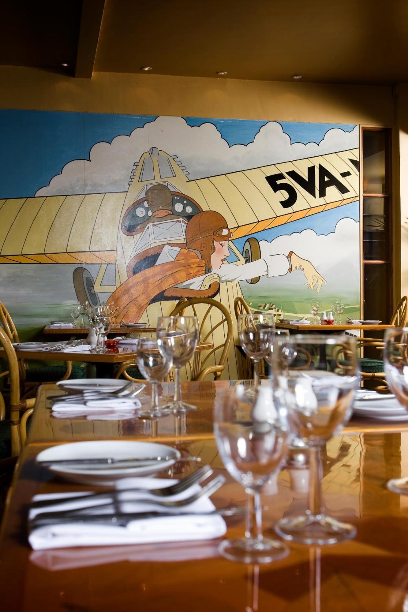 The Aviator Hotel Sywell Exterior photo