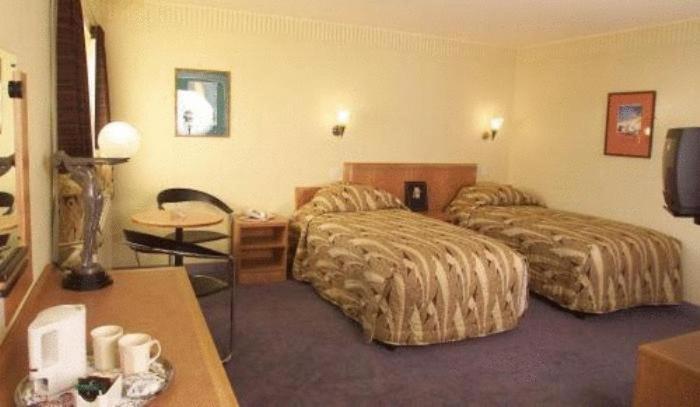 The Aviator Hotel Sywell Room photo